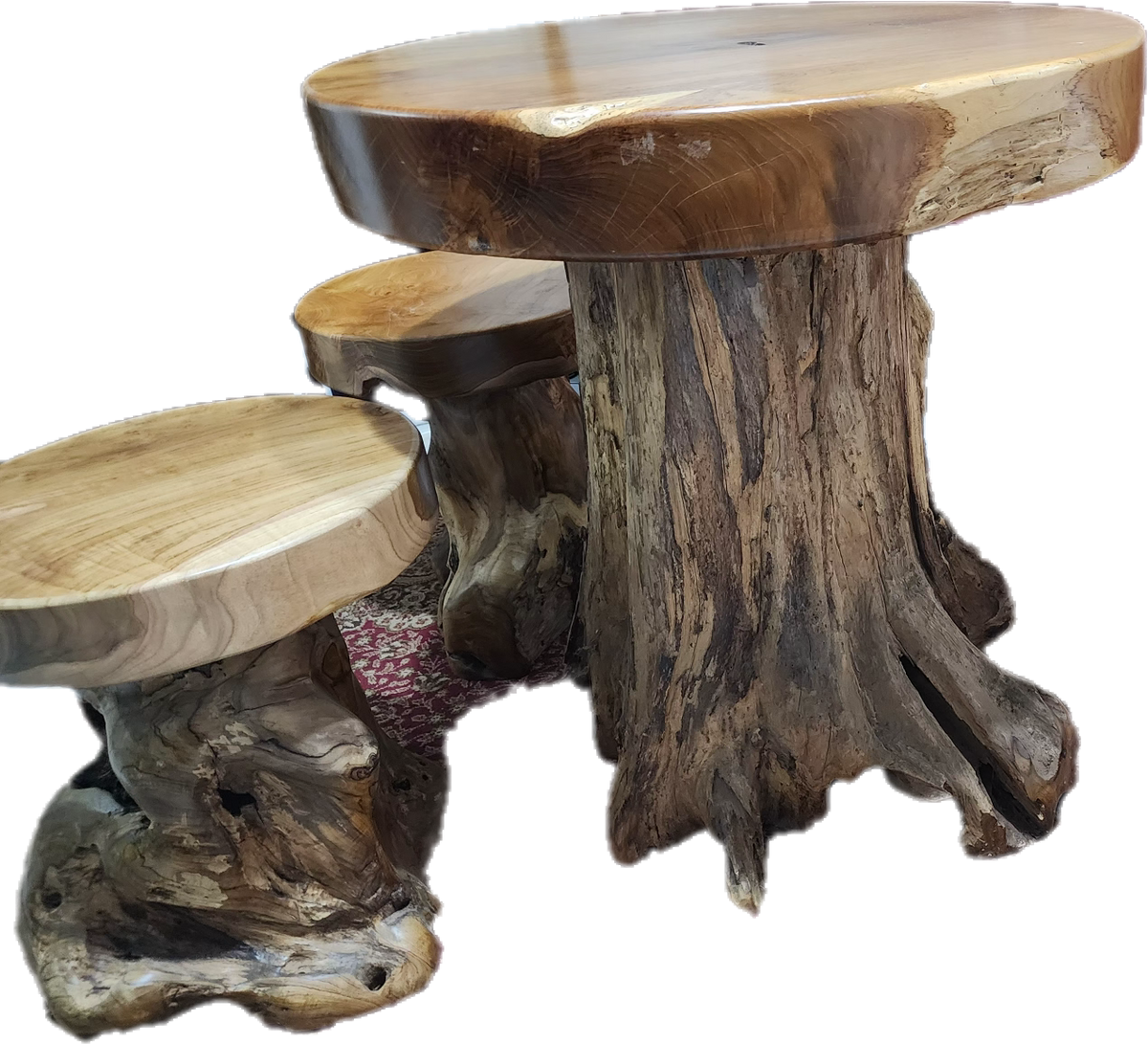 Woodland Retreat (log table and stool) – The Artefacts Online