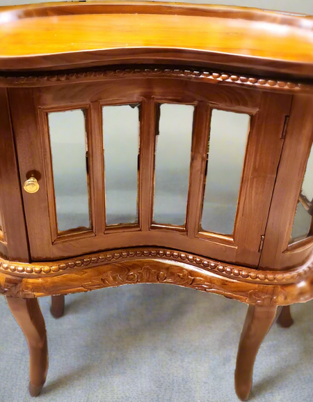 The Peanut Perch (Side Table)